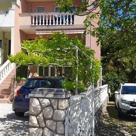Apartment Tihana *